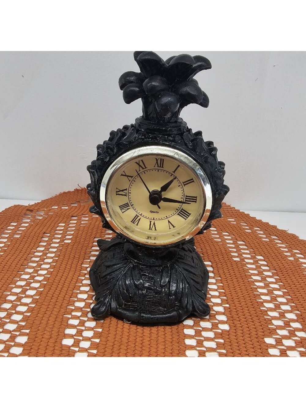Quartz Clock Desk Pineapple Shaped Hard Heavy Resin Case w/ Black Felt Bottom
